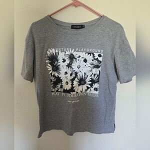 Gray graphic t-shirt